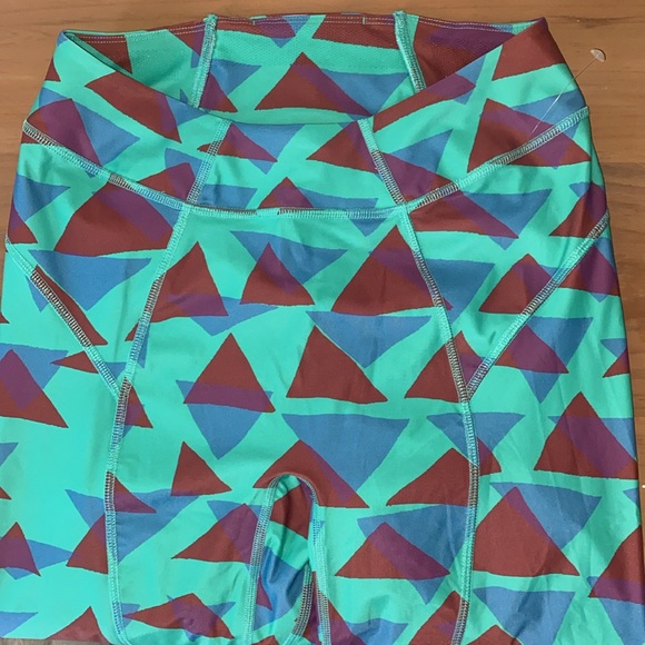 Free People Movement NWOT Make Way Printed Rasher Leggings in Size M ๐๐โโ๏ธ๐ฅ - Picture 8 of 9